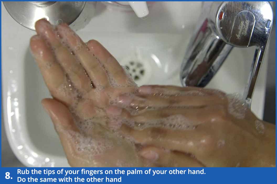 8a.hand washing middle hand circular motion.width 1534